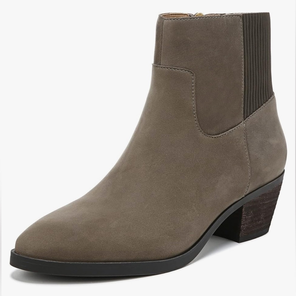New with Box Vionic “Shantelle” Ankle Boot in color “Stone” size 10 Wide